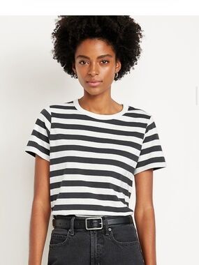 Old Navy Black and White Striped Short Sleeve Tee